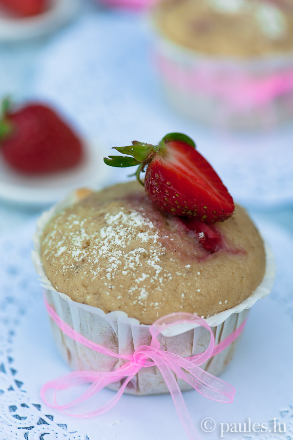 foodblog: paules ki(t)chen » Blog Archiv » • Erdbeer-Ricotta-Muffins